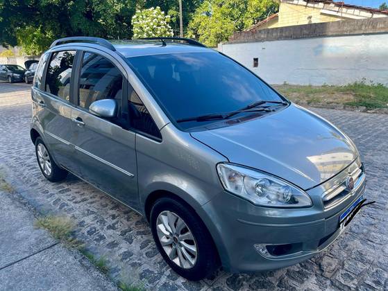 FIAT IDEA 1.4 MPI ATTRACTIVE 8V FLEX 4P MANUAL FIAT IDEA 1.4 MPI ATTRACTIVE 8V FLEX 4P MANUAL